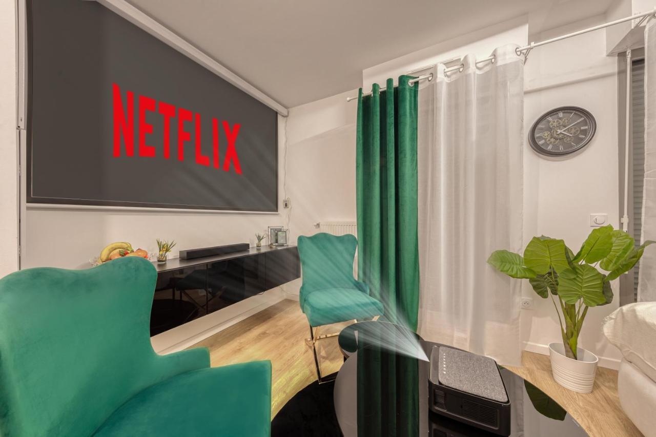 Appartamento Cinema Moon Luxury - Gare 3Min - Proche Paris Massy  Esterno foto